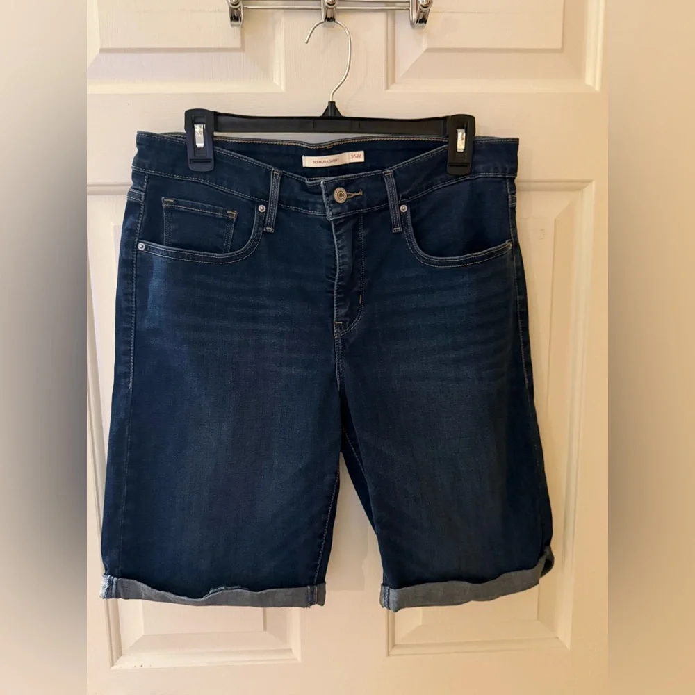 Levi Strauss Dark Blue Bermuda Shorts Size 16W Bermuda Jean Shorts NWOT - Picture 2 of 12